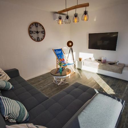 Deluxe 2 Bedroom Apartment With Sea View Baška Voda Екстериор снимка