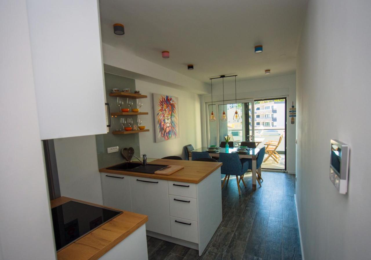 Deluxe 2 Bedroom Apartment With Sea View Baška Voda Екстериор снимка